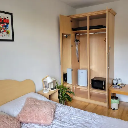 With Free Parking Private In Shared Flat منزل للإقامة غالواي