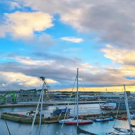 With Free Parking Private In Shared Flat Homestay szállás *